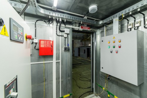 ДГУ мощностью 280 кВт в контейнере на шасси и ИБП 60 кВт для здания Администрации Мурманска – фото 39 из 80