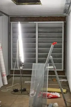 Контейнер типа «Север» 10 м  с камерами шумоглушения и конструкцией для снижения шума глушителей ДГУ для НПО Петровакс Фарм – фото 9 из 27