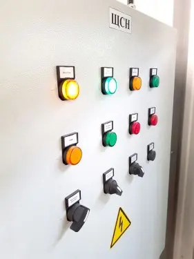 Передвижная ДЭС Cummins 800 кВт с топливным баком на 3000 л в Норильск для переработки лома цветных металлов – фото 12 из 27