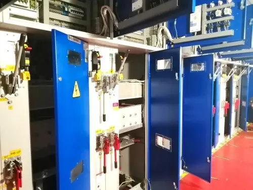 Две ДЭС 1200 кВт на базе Cummins с СУТ, ЗРУ 6/0,4 кВ, ОТР, ШМР и ПНР для месторождения «Сининда-1» – фото 8 из 12