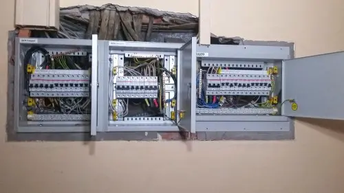 ДГУ мощностью 280 кВт в контейнере на шасси и ИБП 60 кВт для здания Администрации Мурманска – фото 59 из 80