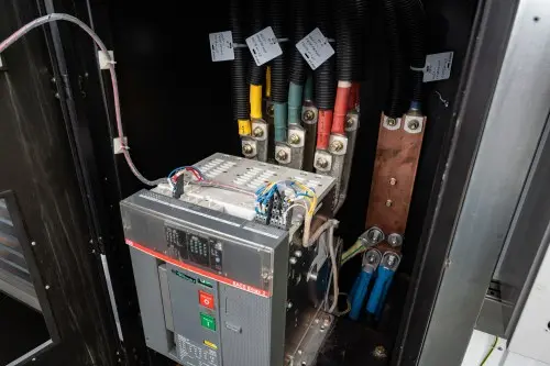 ДЭС 1200 кВт, ИБП 600 кВА, ПНР для строительной компании в Московской области – фото 26 из 27