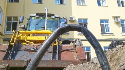 ДГУ мощностью 280 кВт в контейнере на шасси и ИБП 60 кВт для здания Администрации Мурманска – фото 76 из 80