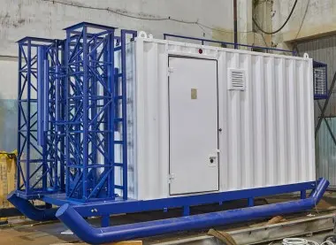 Контейнер связи на салазках для телекоммуникационного оборудования Газпрома – фото 1 из 10