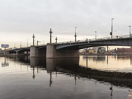 Ремонт асфальтобетонного покрытия на искусственных дорожных сооружениях Санкт-Петербурга