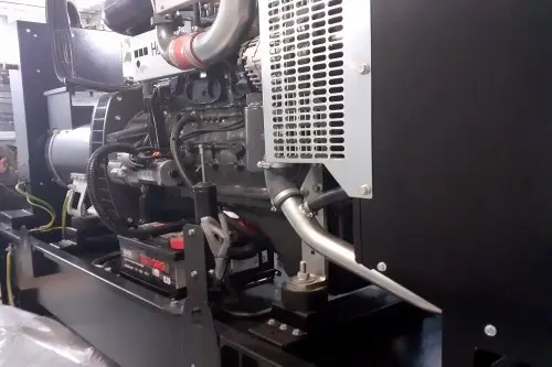 ДЭС 160 кВт в контейнере, два ИБП и монтаж системы аварийного электроснабжения больницы и роддома в Ижевске – фото 7 из 22