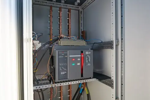 Контейнер типа «Север» 10 м  с камерами шумоглушения и конструкцией для снижения шума глушителей ДГУ для НПО Петровакс Фарм – фото 18 из 27