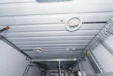 Контейнер из сэндвич панелей – фото 7 из 10