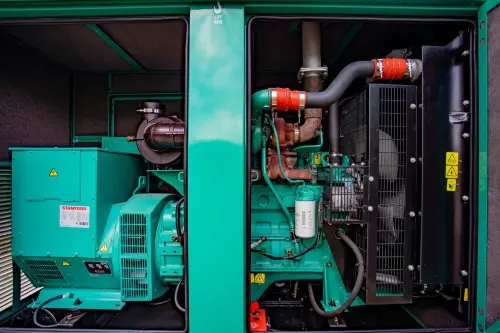 ДГУ Cummins 100 кВт в кожухе с АВР для отеля AMSHIN Pitsunda в Абхазии – фото 12 из 17