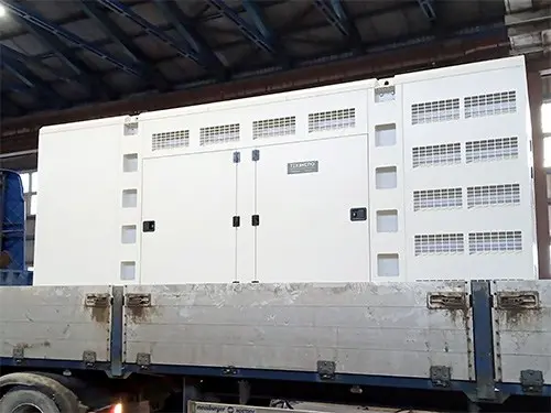 Две ДЭС в кожухе 400 кВт и 640 кВт для строительной корпорации в Петербурге