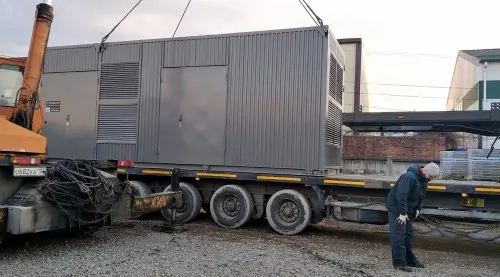 Дизельная электростанция 1000 кВт Cummins в контейнере на шасси – фото 6 из 7