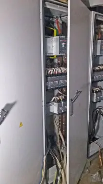 ДГУ мощностью 280 кВт в контейнере на шасси и ИБП 60 кВт для здания Администрации Мурманска – фото 55 из 80