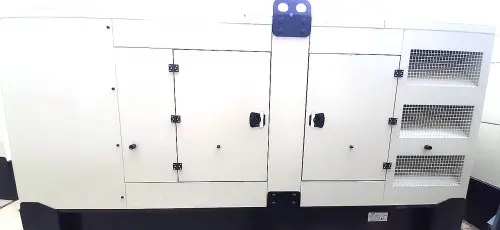 Две ДГУ Scania по 250 кВт в кожухах для ЖК на намыве на Васильевском острове в Петербурге – фото 11 из 14