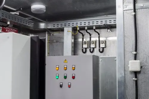 ДГУ мощностью 280 кВт в контейнере на шасси и ИБП 60 кВт для здания Администрации Мурманска – фото 19 из 80