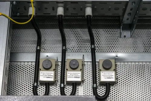 ДГУ мощностью 280 кВт в контейнере на шасси и ИБП 60 кВт для здания Администрации Мурманска – фото 29 из 80