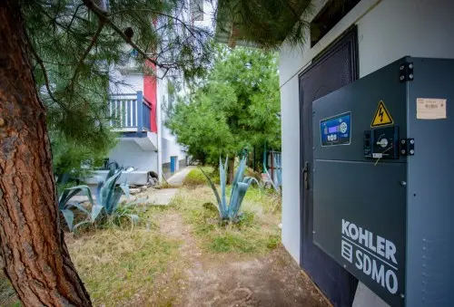 Дизель-генератор SDMO 320 кВт кожухе для отеля Апсара в Абхазии – фото 15 из 17