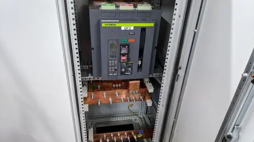 Автономный генерирующий центр (АГЦ) из трех ДГУ общей мощностью 3600 кВт для складского комплекса Wildberries – фото 11 из 93