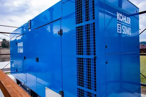 Дизель-генератор SDMO 320 кВт кожухе для отеля Апсара в Абхазии – фото 13 из 17