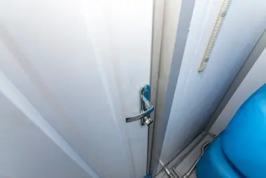 Контейнер из сэндвич панелей – фото 10 из 10