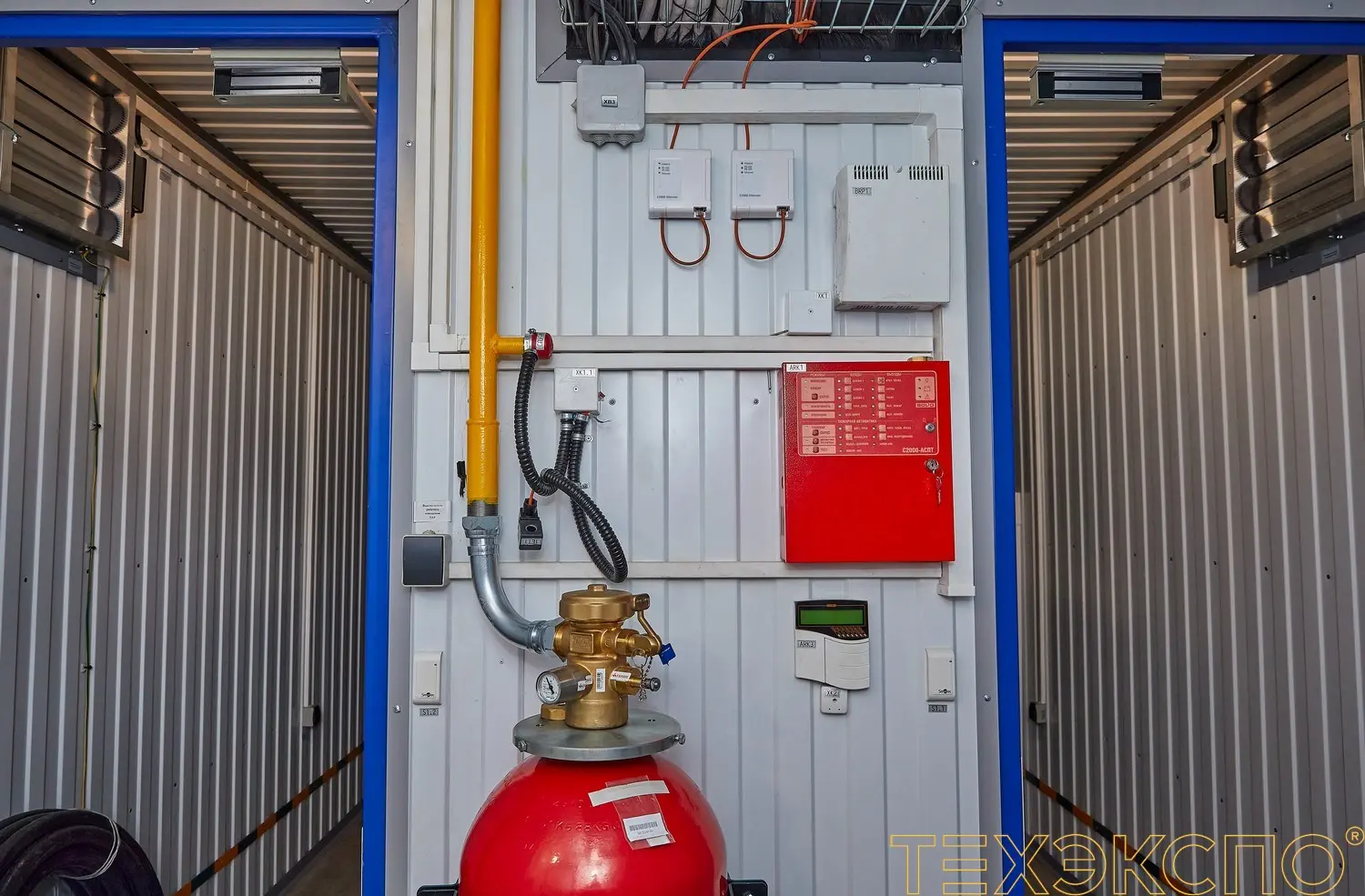 МЦОД для ИТ-оборудования мощностью 80 кВА (на 8 стоек) с ДГУ мощностью 160 кВт