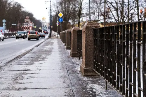Ремонт проезжей части Тверского моста в Колпино и плотины по ул. Садовой в Пушкине – фото 14 из 16