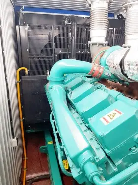 Передвижная ДЭС Cummins 800 кВт с топливным баком на 3000 л в Норильск для переработки лома цветных металлов – фото 20 из 27