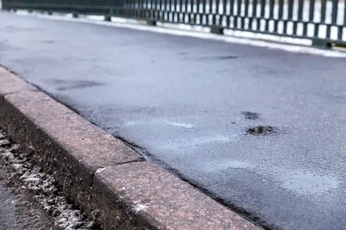 Ремонт проезжей части Тверского моста в Колпино и плотины по ул. Садовой в Пушкине – фото 8 из 16