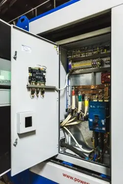 Поставка дизель-генератора 400 кВт на двигателе Doosan для бетонного завода в Петербурге – фото 9 из 15