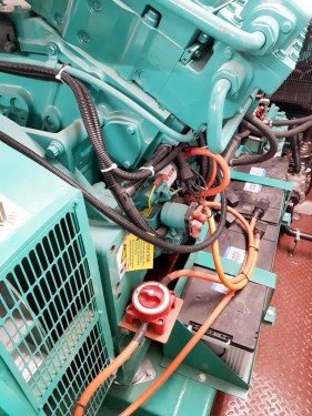 Передвижная ДЭС Cummins 800 кВт с топливным баком на 3000 л в Норильск для переработки лома цветных металлов – фото 26 из 27