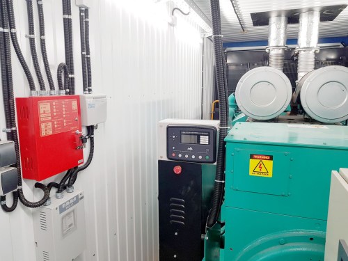 Передвижная ДЭС Cummins 800 кВт с топливным баком на 3000 л в Норильск для переработки лома цветных металлов – фото 15 из 27