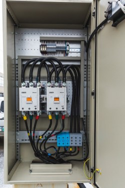 Дизель-генератор 100 кВт в кожухе с АВР для авторемонтной мастерской в Петербурге – фото 31 из 32