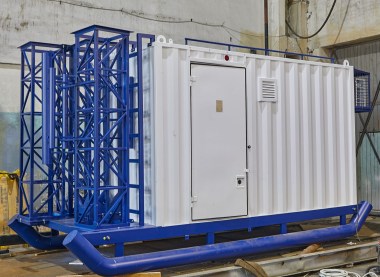 Контейнер связи на салазках для телекоммуникационного оборудования Газпрома – фото 1 из 10