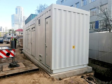 Контейнер с топливными резервуарами на 4500 л для Боткинской больницы в Москве – фото 1 из 10