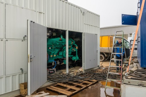 Три ДГУ Cummins по 1200 кВт в контейнерах в резерв для водохранилища – фото 10 из 29
