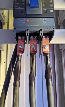 Две ДЭС Cummins по 800 кВт для энергоцентра ГРК «Подголечный» (ПАО «Селигдар») в Якутии – фото 8 из 12